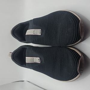 Ryka black & pink slip on size 8.5 tennis shoes